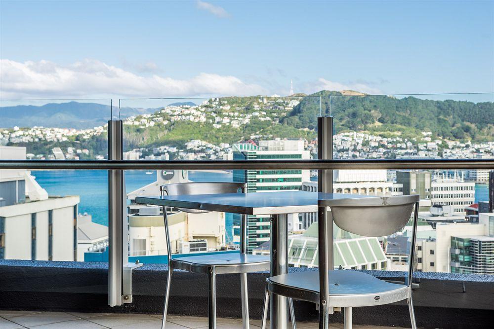 Bolton Hotel Wellington Exterior foto Skyline Bar and Restaurant