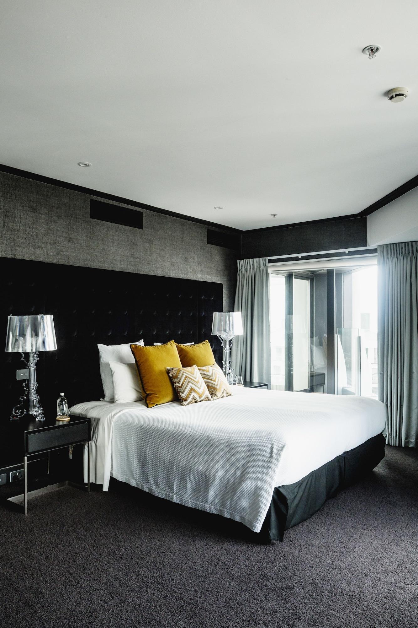 Bolton Hotel Wellington Exterior foto A bedroom at the hotel